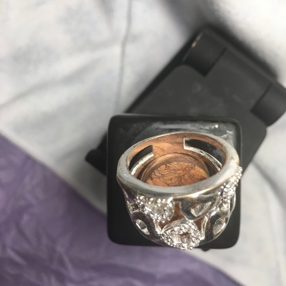 Ring - Picture 3 of 4